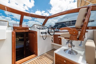 V40 Retro Classic Open 13 14_2023 40ft Vento Yacht V40 Retro Classic