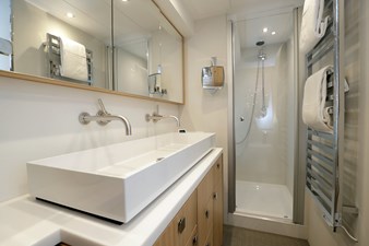 ARMONEE 10 Master bathroom