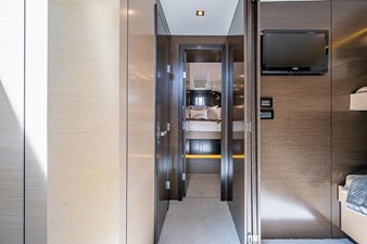 2017 Cruisers Yachts 60 Cantius 37 