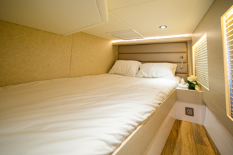 #2 SILVERCAT 46LUX 17 