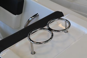 BAYLINER DX 2200 8 08. Stainless Steel Drink Holders