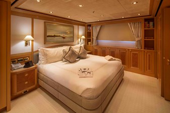 LAUREL 36 LAUREL 240'/73.15m Delta 2006/2014 Motor Yacht: Guest Stateroom