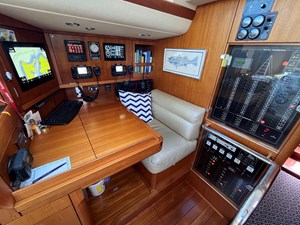 WEATHERLY 25 Nav station, comms