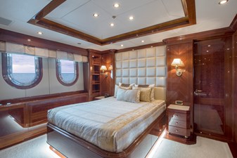 RHINO 11 12. Rhino guest cabin