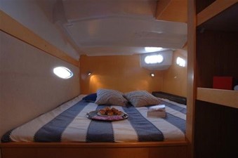 36' 2007 Fountaine Pajot MAHE 5 Guest Cabin