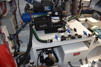 VENTURA 87 Livewell, Water Maker, and Plumbing  