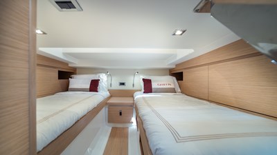 Freedom 32 Guest Cabin