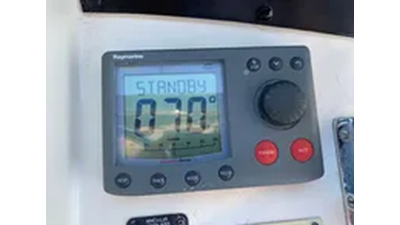 1991 Hatteras 40 Motor Yacht 28 