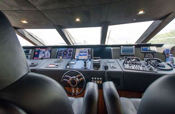 - 12 115-2015-Sunseeker-Sport-Yacht-11