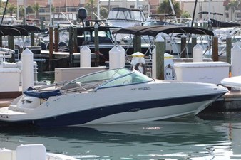 2004 Sea Ray 220 Sundeck 5 6