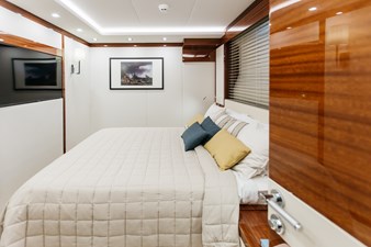 BERING 92 PAPILLON 33 Guest staterooms_10