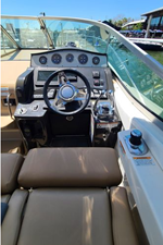 2016 Sea Ray 330 Sundancer 18 19