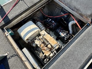 77 Sumerset 14 x 58 Aluminum Hull with Catwalks 76 