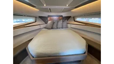 2021 Tiara Yachts 43 LE 22 