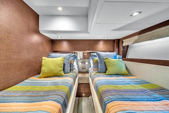 2015 Prestige 750 71 