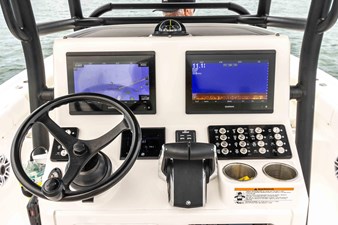 28' Caymas 281HB Center Console 40 