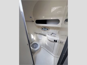 32' Bayliner 2004 305 Express 26 