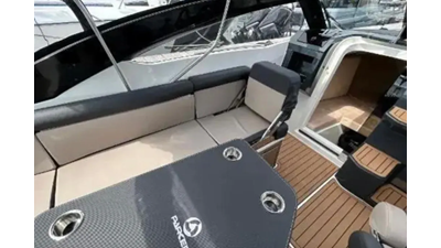 Parker 630 Day Cruiser 10 