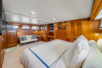 SERENITY 16 Owner's Stateroom