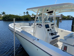 2015 Century 3200 Center Console 50 51