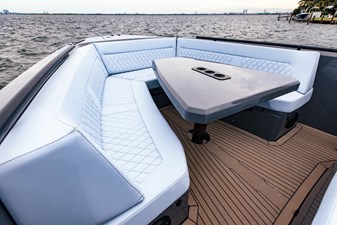 Vanquish Yachts VQ40 3 Web-2