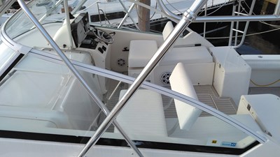 - 3 4_Listing for 2007 34' Luhrs 31 Open
