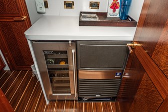 Nauti N Nice 39 