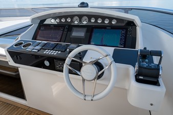 EOS 13 FLYBRIDGE CONSOLE 