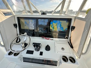 Freeman 37 VH 12 Helm and Instruments