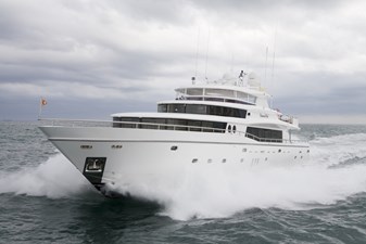 JOHNSON 110 FLYBRIDGE  27 At Sea