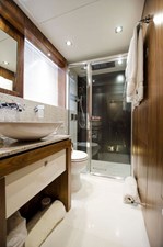 - 18 115-2015-Sunseeker-Sport-Yacht-15