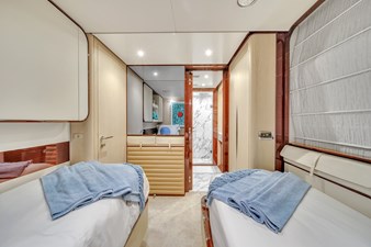 95 Raised Pilothouse 72 95' Azimut-41