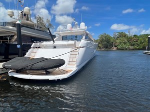 - 3 4_2007 108ft Sunseeker Predator