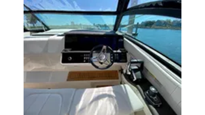 2022 Sea Ray 320 Sundancer Outboard 8 