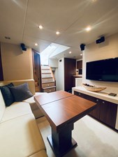 ESSENCE 56 57_2010 60ft Sunseeker Predator ESSENCE