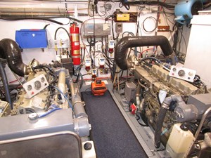 MY ALIBI 49 Engine Room Looking Aft 