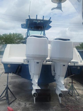2009 Everglades 290 Center Console 38 39