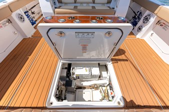 Shine V 21 Seakeeper