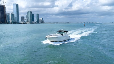 Sea Ray 380 Sundancer 39 HighRes-39