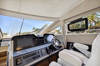 - 36 37_2018 59ft Sea Ray L590 Flybridge