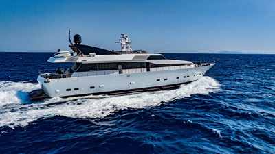 BELLINI 0 Bellini-cantieri-di-pisa-akhir-30