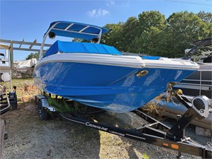 2017 CHAPARRAL SUNESTA SURF 0 