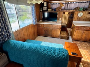 77 Sumerset 14 x 58 Aluminum Hull with Catwalks 37 