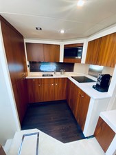 ESSENCE 59 60_2010 60ft Sunseeker Predator ESSENCE