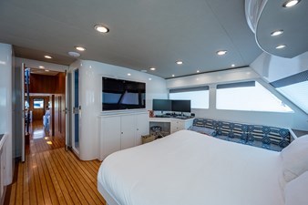 PIVOT 37 97_marlow_pivot_on_deck_master_stateroom_3