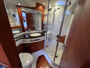 WEATHERLY 38 Ensuite head