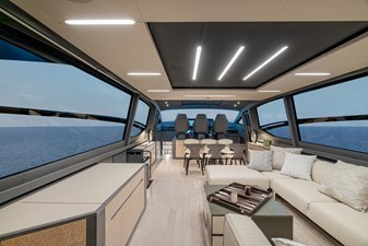SILVER BULLET 34 02) Pershing 8X_16_SILVER BULLET_Interior_32