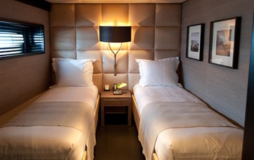 LATITUDE 5 Twin Stateroom