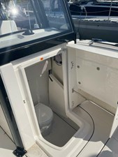 2023 Robalo R270 11 