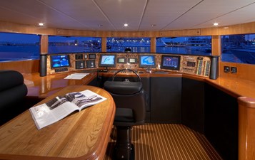 JOHNSON 110 FLYBRIDGE  5 Pilothouse